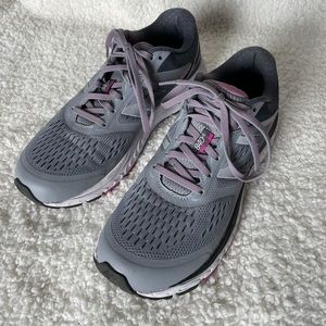 Women’s New Balance 840v4 Runners
